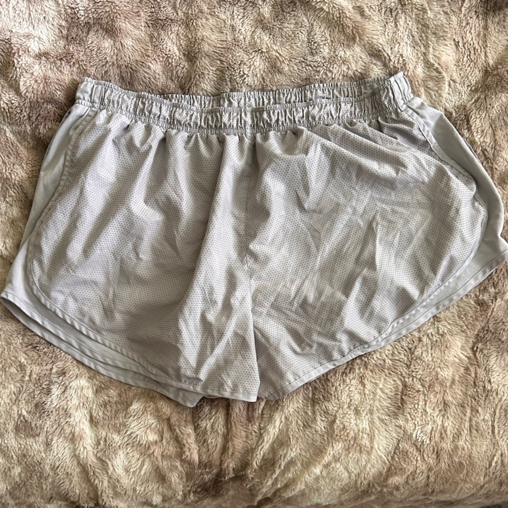 Nike Women’s Dri-FIT Tempo Short